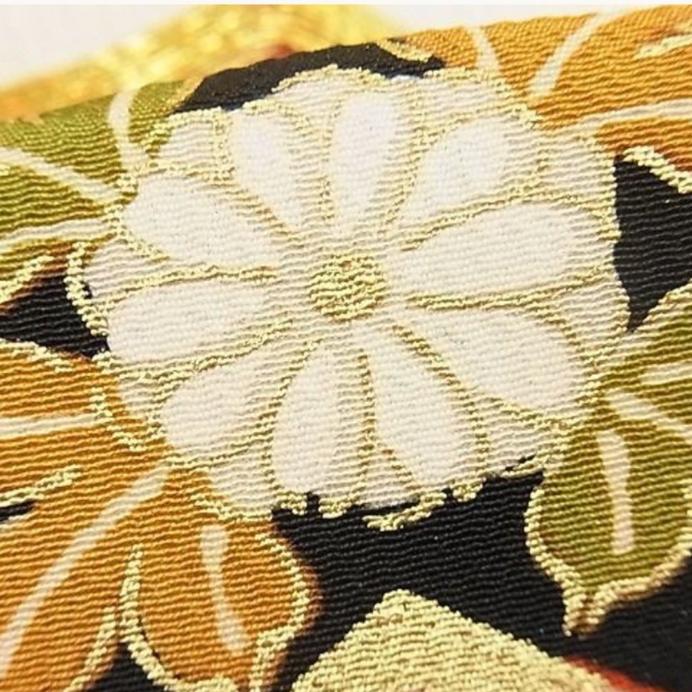 Japanese wedding kimono, gorgeous long-sleeved kimono, rhombus Gold color gem - Picture 6 of 7